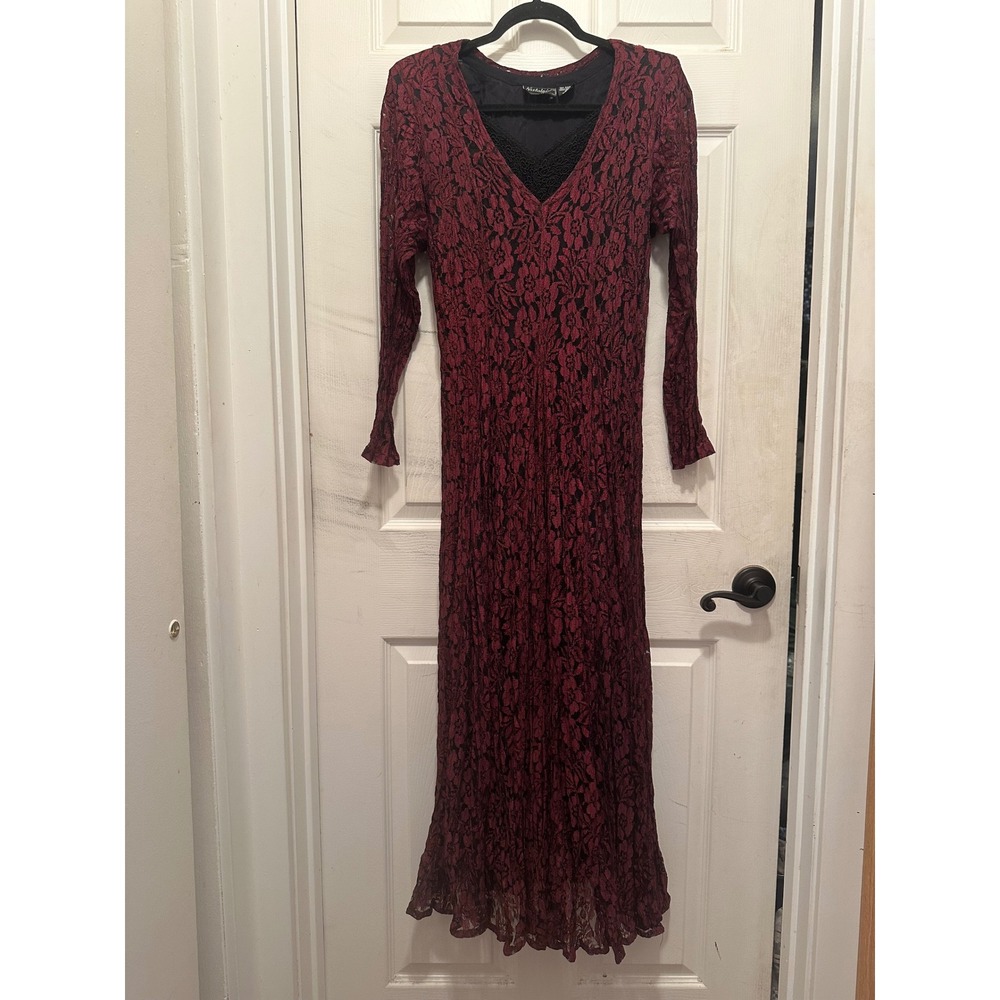 Nostalgia Red Black Vintage Lace Maxi Dress Long Sleeve V-Neck Goth Romantic M
